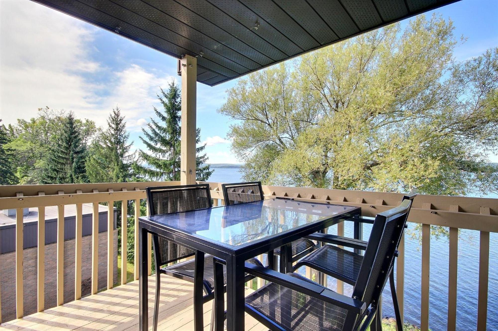 Location Tourisme Estrie - Oberge Du Village Magog ภายนอก รูปภาพ